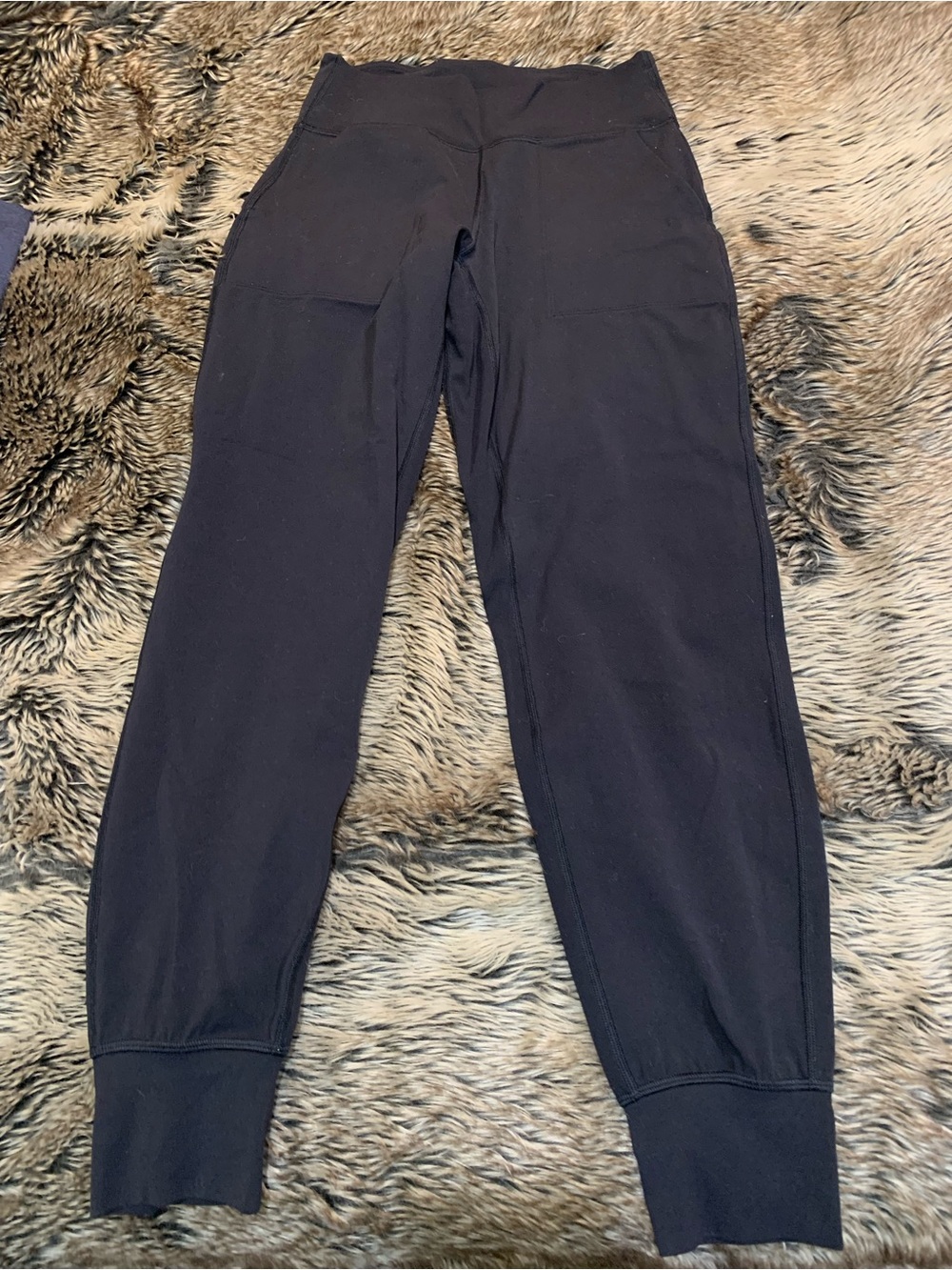 Lululemon Align Jogger *28"
Black Size 6
